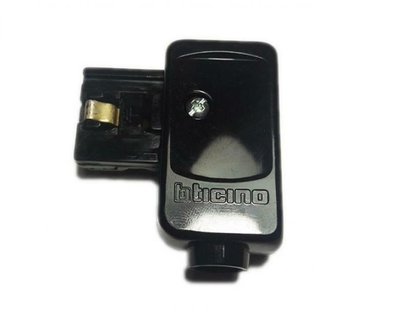 bticino spina volante 2p+t 10a irreversibile nera - foto 2